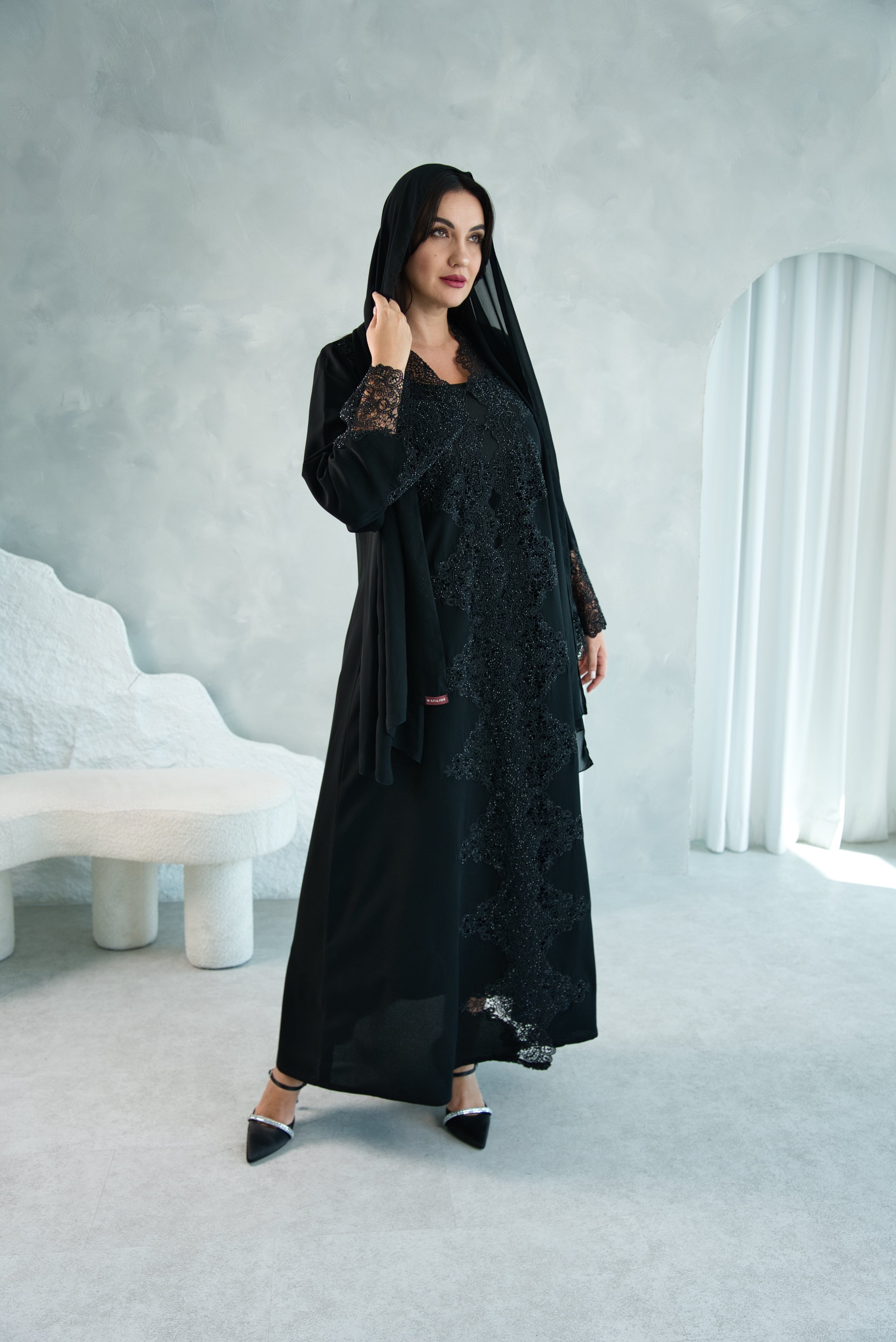 W05 | PREMIUM COLLECTION: BLACK DANTEL & SHIMMERING BEADS