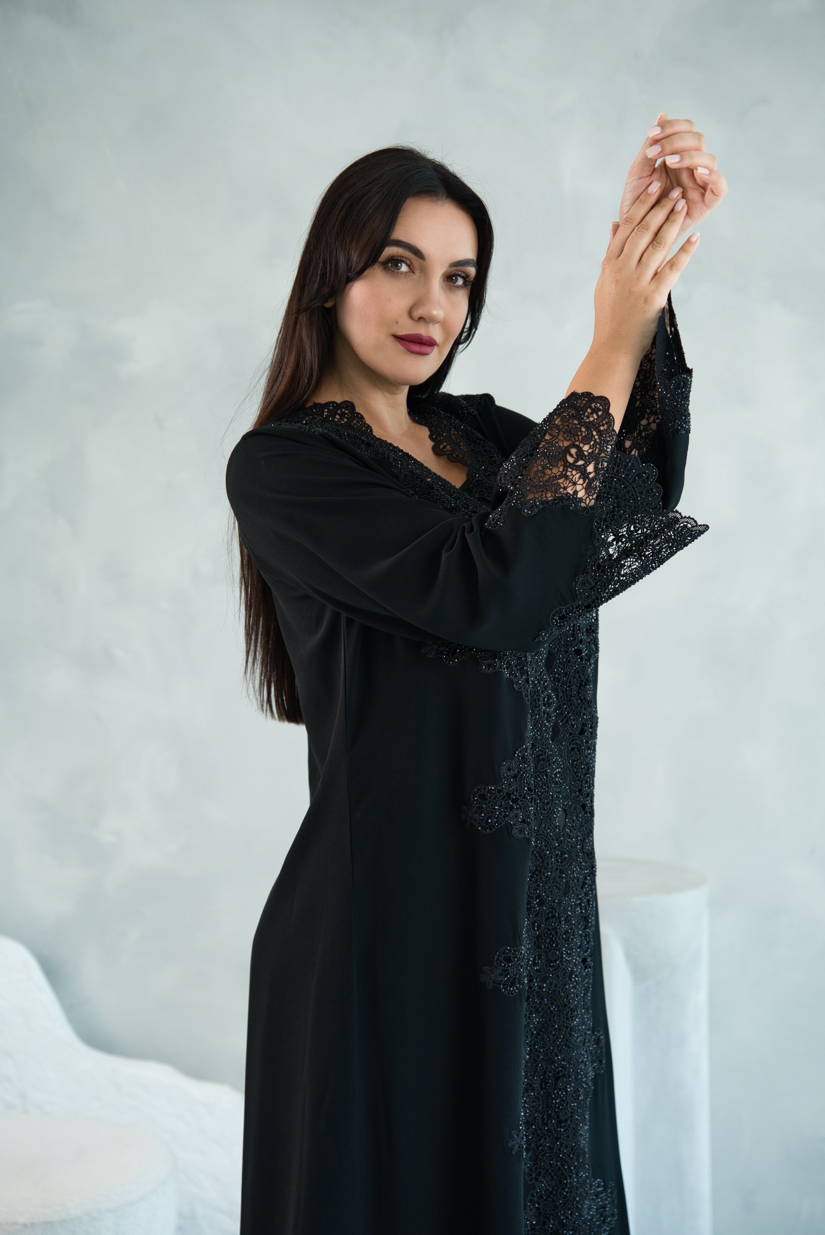 W05 | PREMIUM COLLECTION: BLACK DANTEL & SHIMMERING BEADS