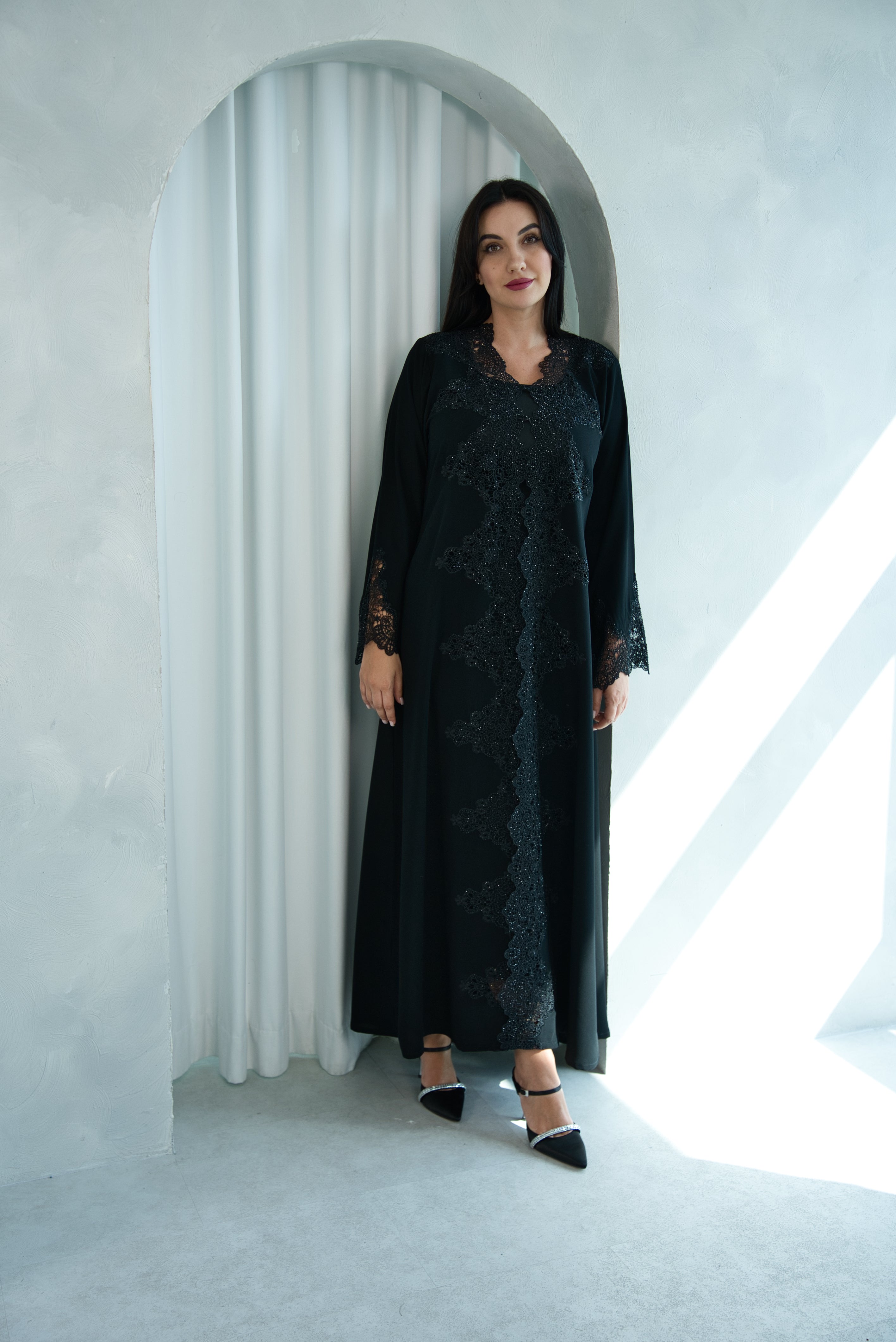W05 | PREMIUM COLLECTION: BLACK DANTEL & SHIMMERING BEADS