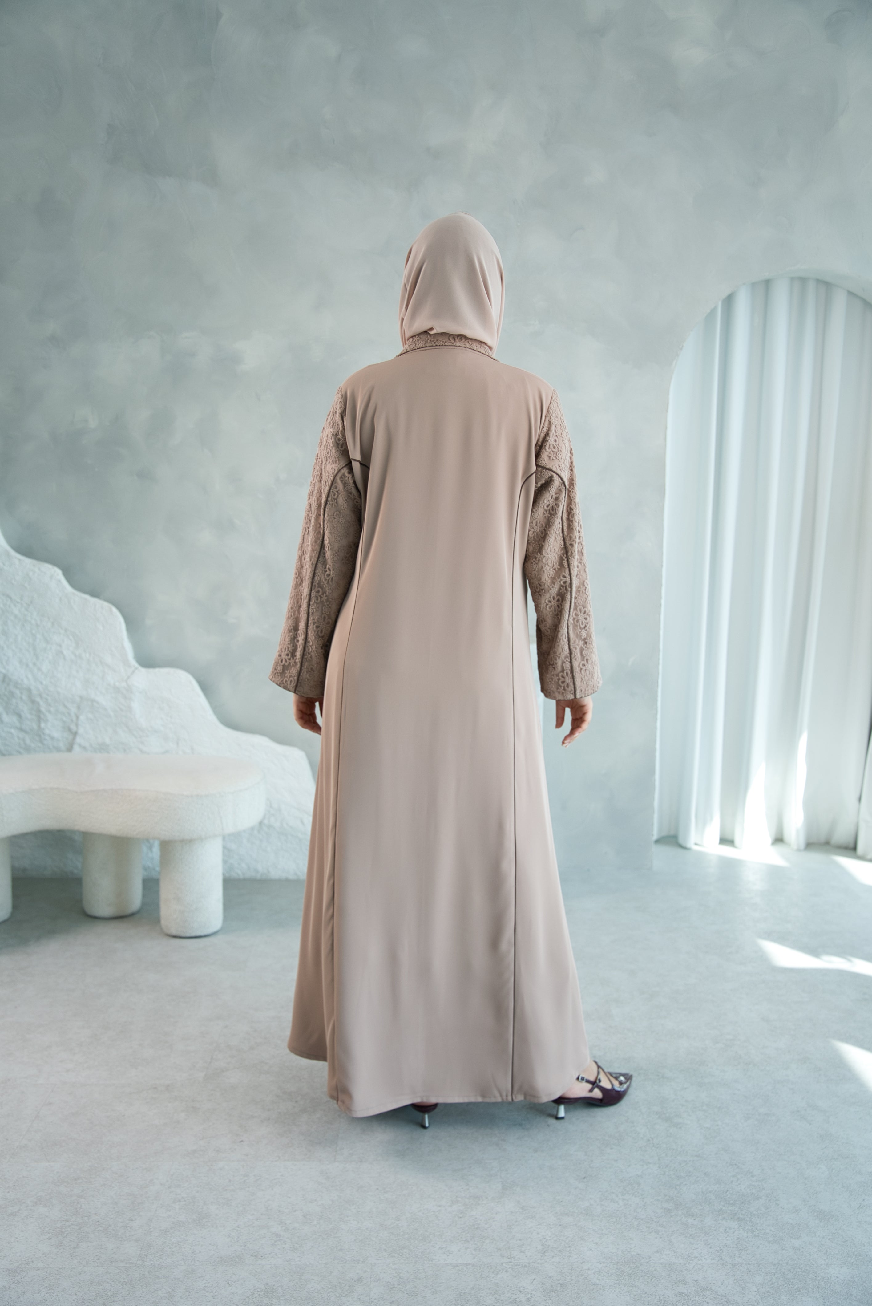 W07 | THE SIGNATURE ABAYA